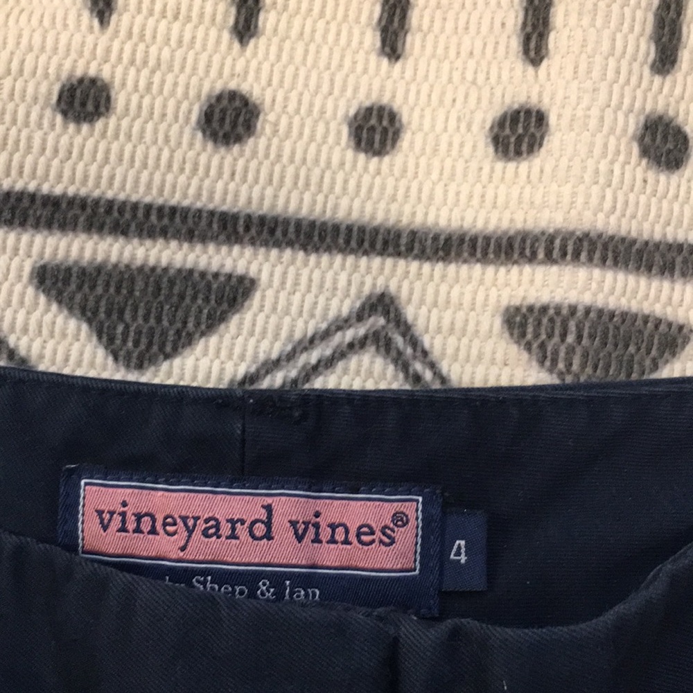 Vineyard Vines Shorts EUC - Picture 2 of 3